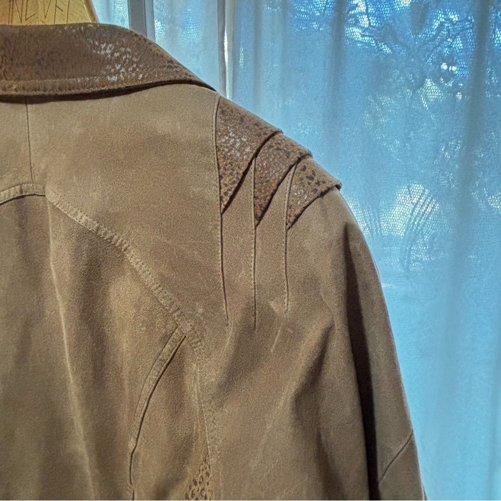Authentic Adler Leather Jacket short waisted w/animal print & padded shoulders - Picture 5 of 16
